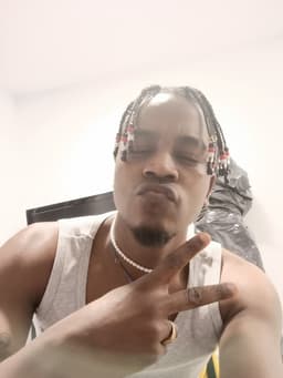 Carlos MondragĂłn | Personal